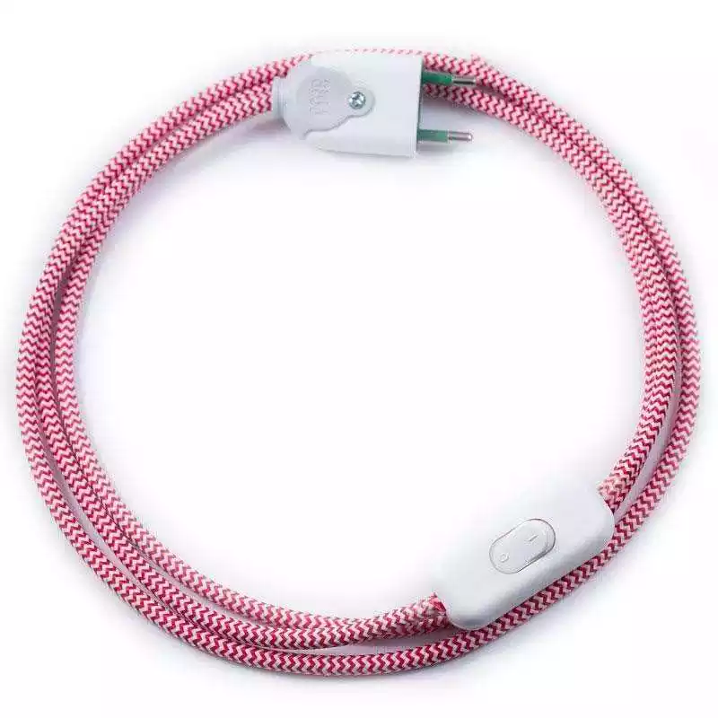 Imagen destacada de Cable textil con interruptor y enchufe en Material Eléctrico